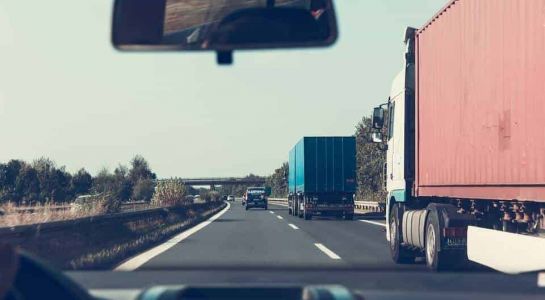 Viajar con niños en camiones o furgonetas ¿es posible?