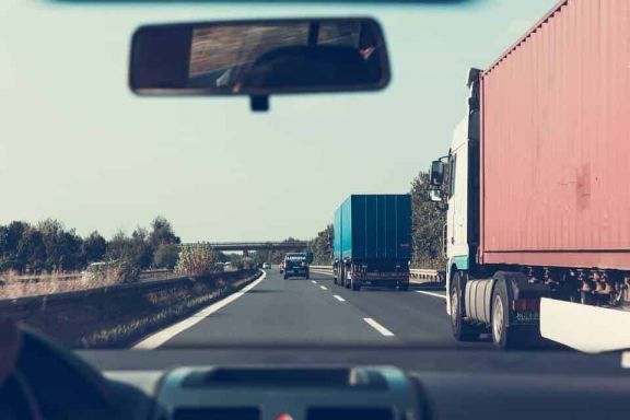 Viajar con niños en camiones o furgonetas ¿es posible?